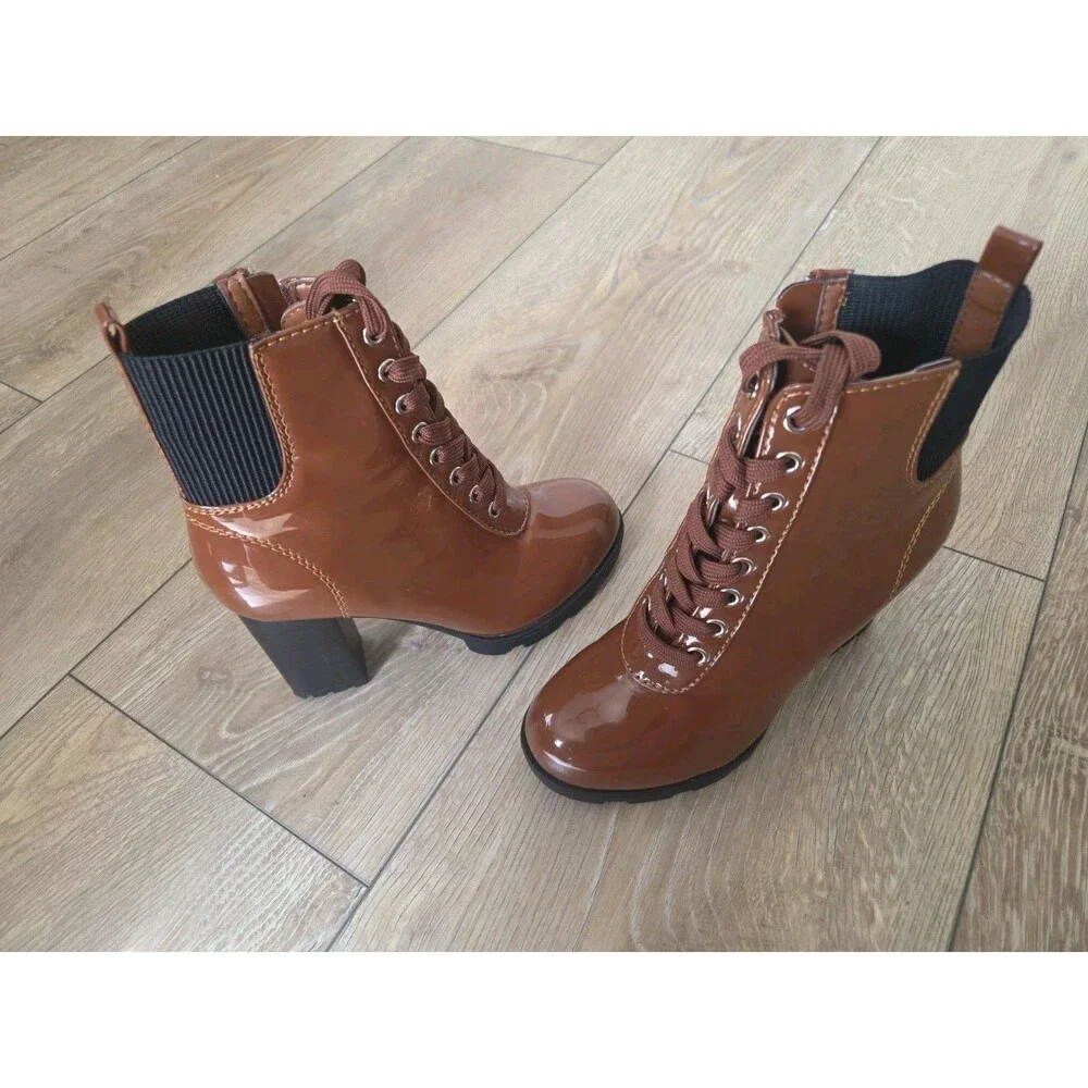 Bamboo womens boots 5  1/2 (35)